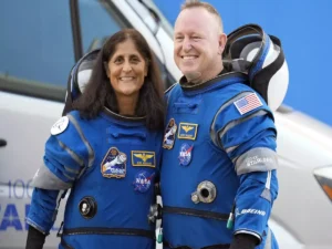 Astronauts Return to Earth